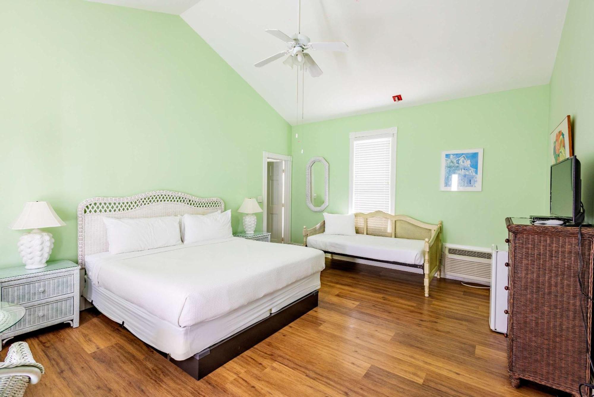 Hotel Deluxe King - Curry Mansion With Pool! Cayo Hueso Exterior foto